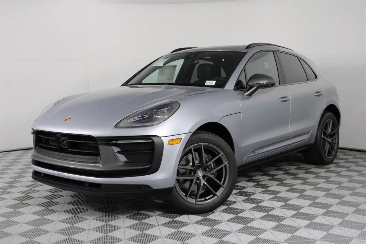 2026 Porsche Macan T's photo