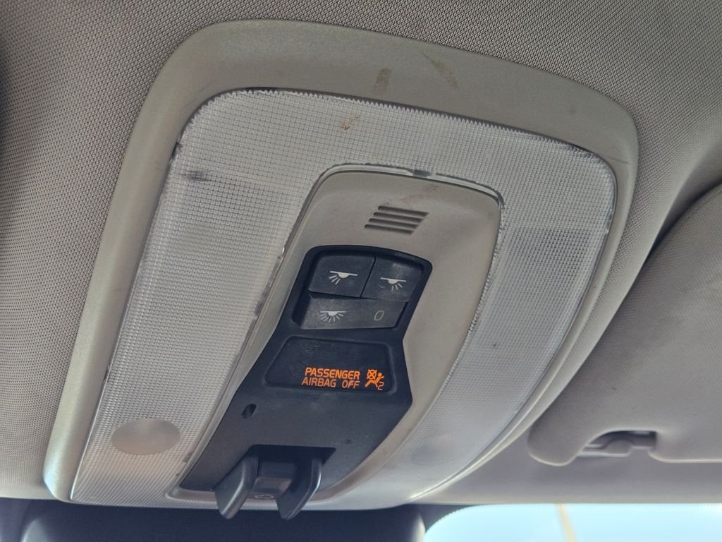 Used 2012 White Volvo 3.2 image 29