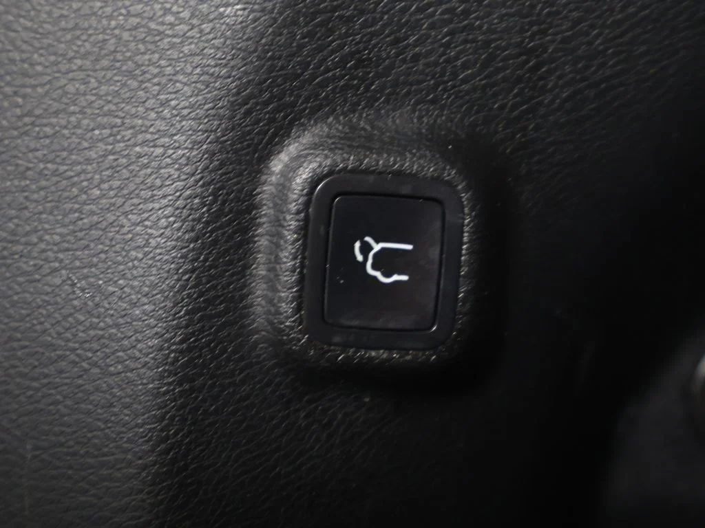 Used 2019 White Jeep Limited image 20