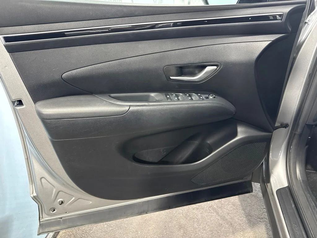Used 2023 Silver Hyundai SE image 29