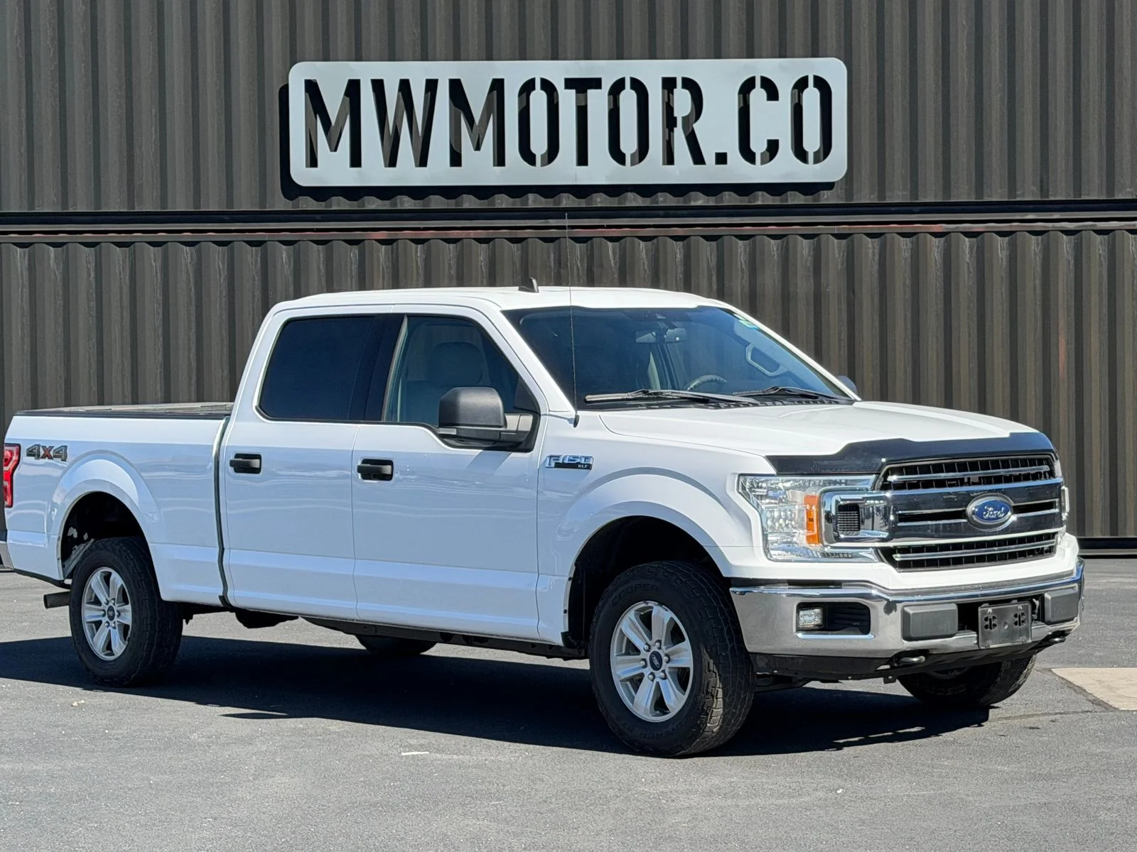 Used 2020 White Ford XLT image 1