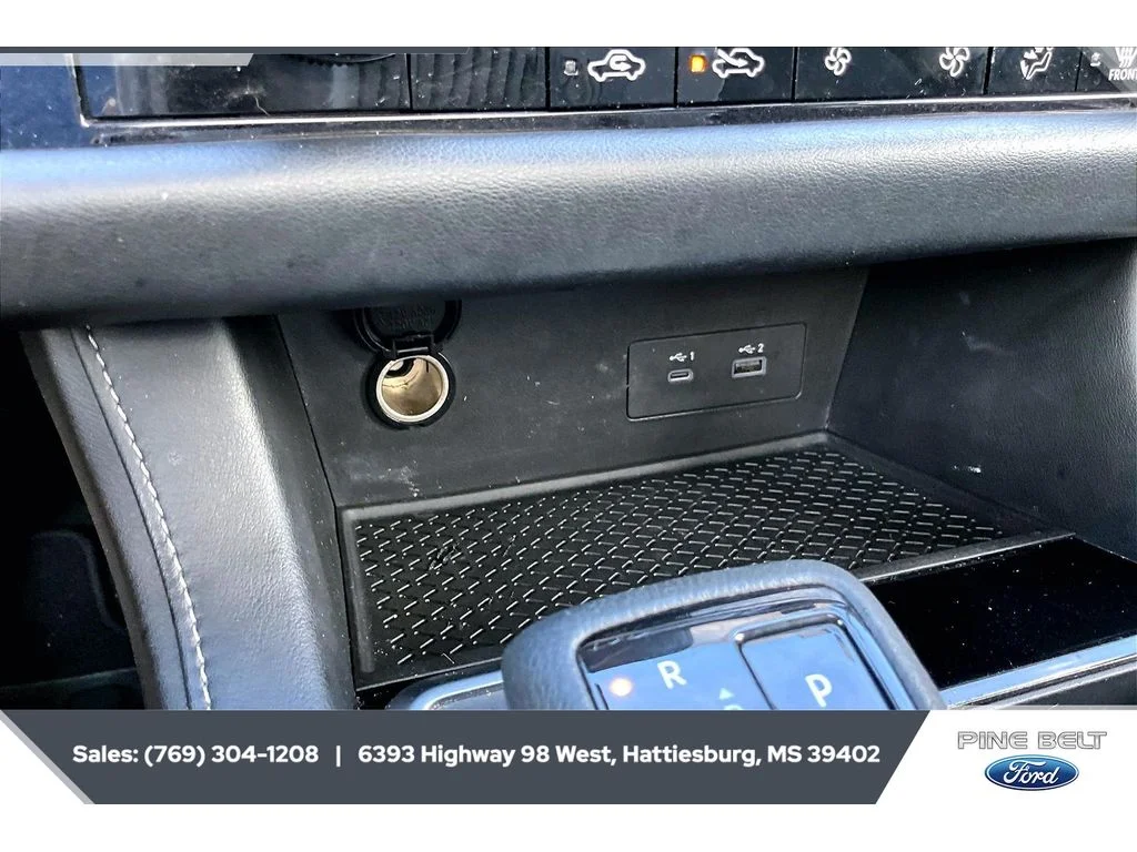 Used 2022 Glacier White Nissan SV image 23