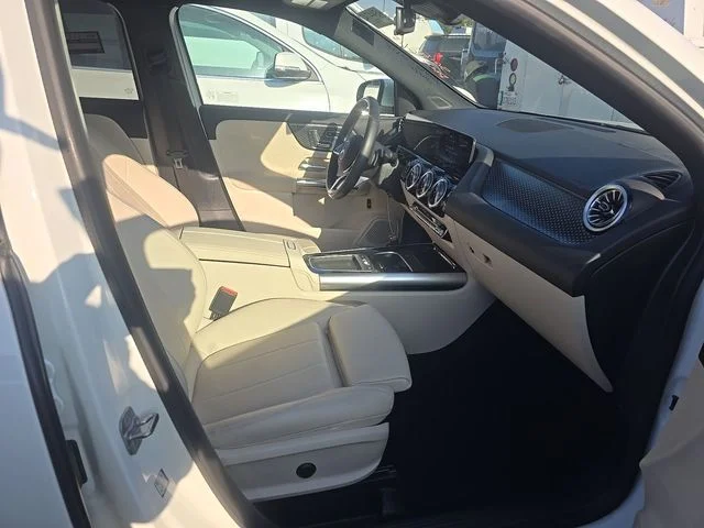 Used 2025 White Mercedes-Benz GLA 250 image 4