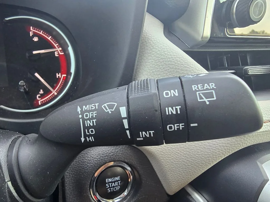 Used 2025  Toyota XLE image 24