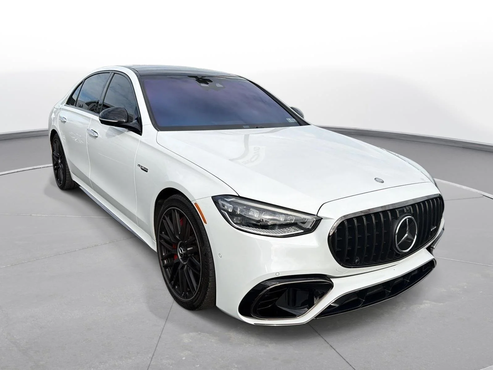 Used 2024 Moonlight White Mercedes-Benz AMG® S 63 E image 4