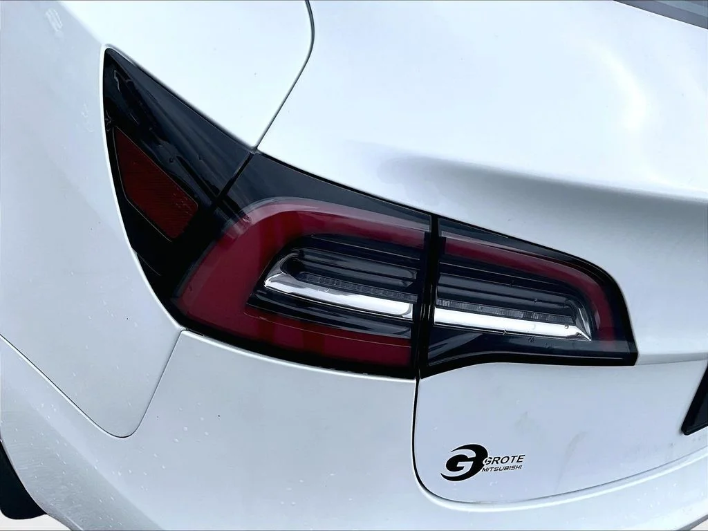 Used 2019 White Tesla Standard Range Plus image 30