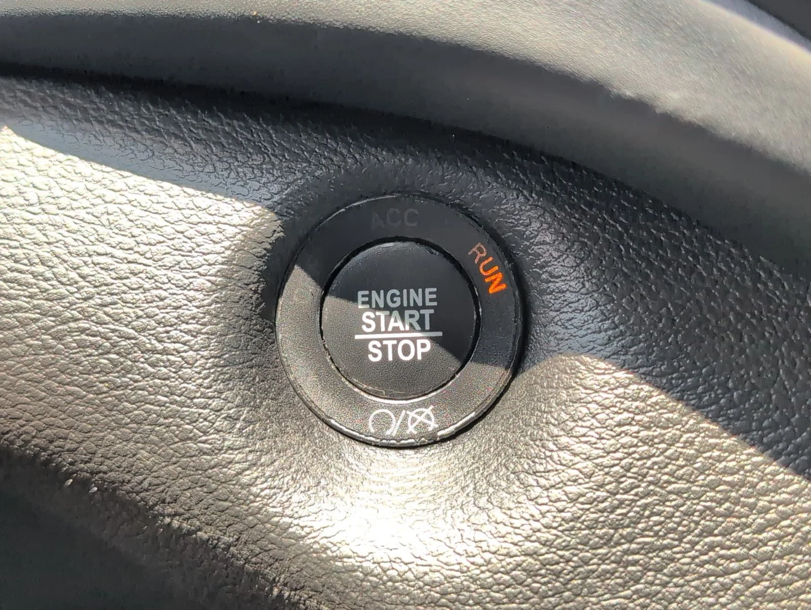 Used 2019 White Jeep Overland image 22