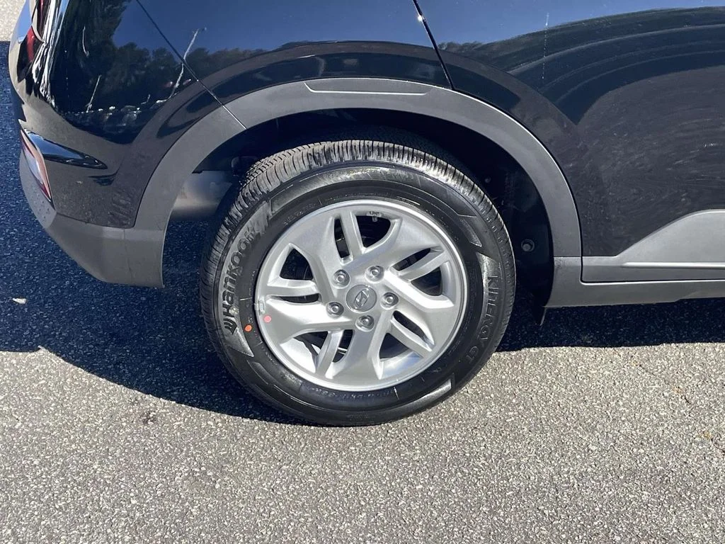 New 2026 Black Hyundai SE image 9