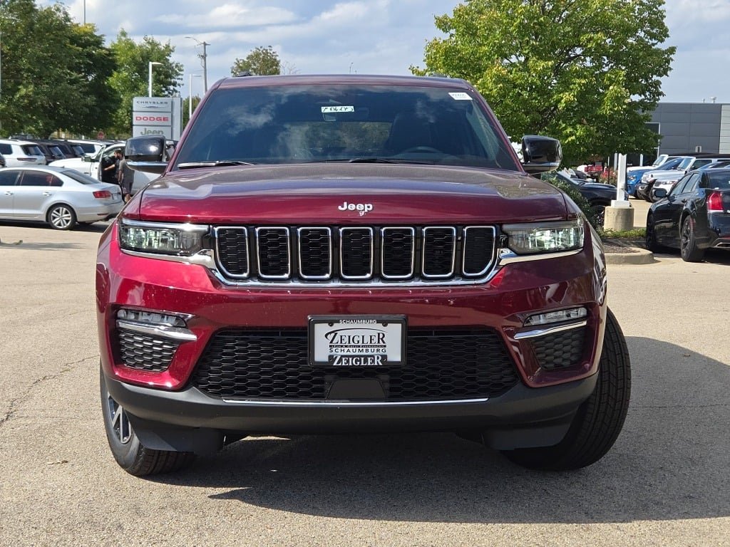 New 2025 Velvet Red Pearl-Coat Exterior Paint Jeep Limited image 5