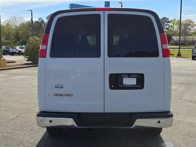 Used 2021 White Chevrolet LT image 10