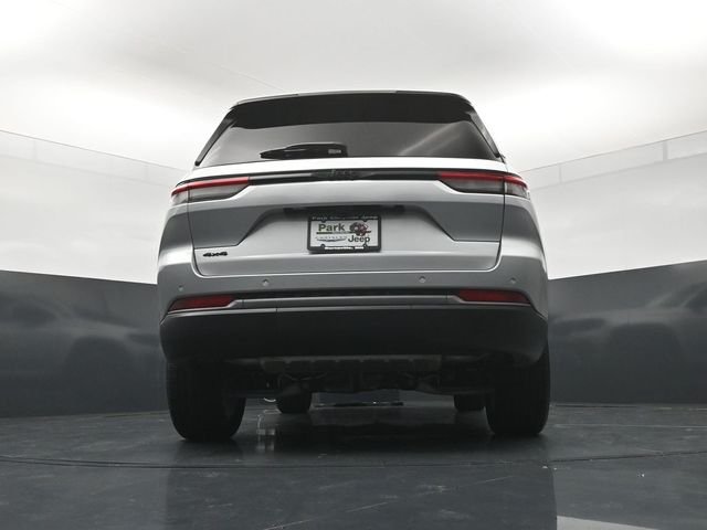 New 2026 Silver Zynith Exterior Paint Jeep Limited image 23