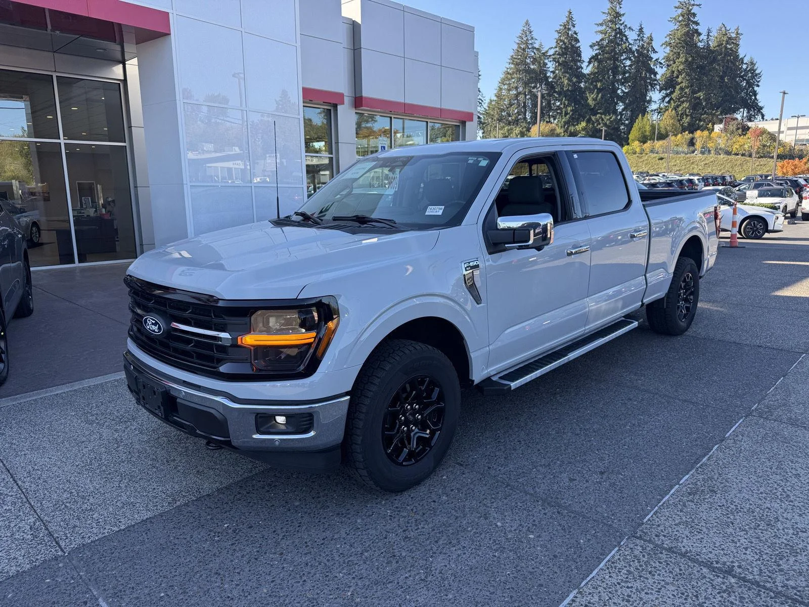 Used 2024 Avalanche Ford XLT image 1