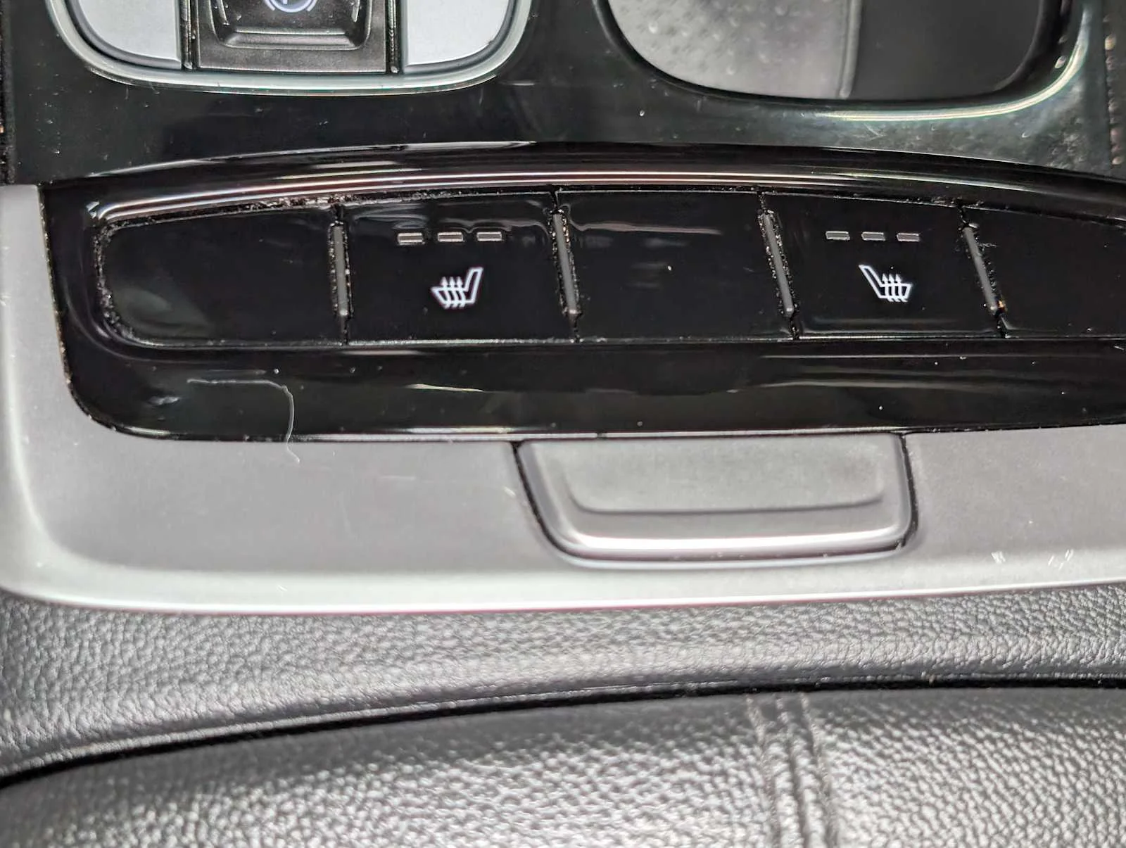 Used 2024 Dark Gray Metallic Hyundai SEL image 25