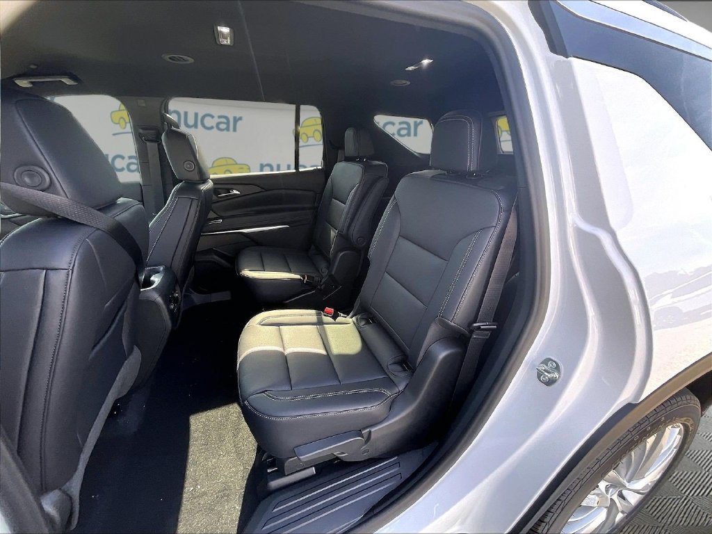 2027 Chevrolet Traverse LT - Photo 15