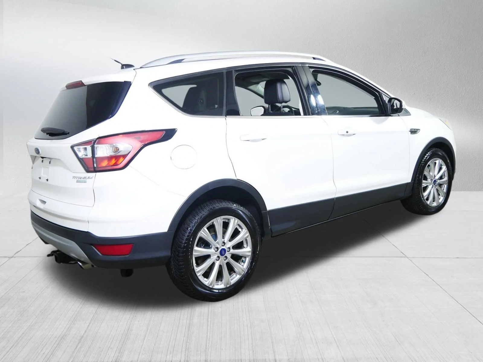 Used 2017 White Platinum Metallic Tri-Coat Ford Titanium image 7