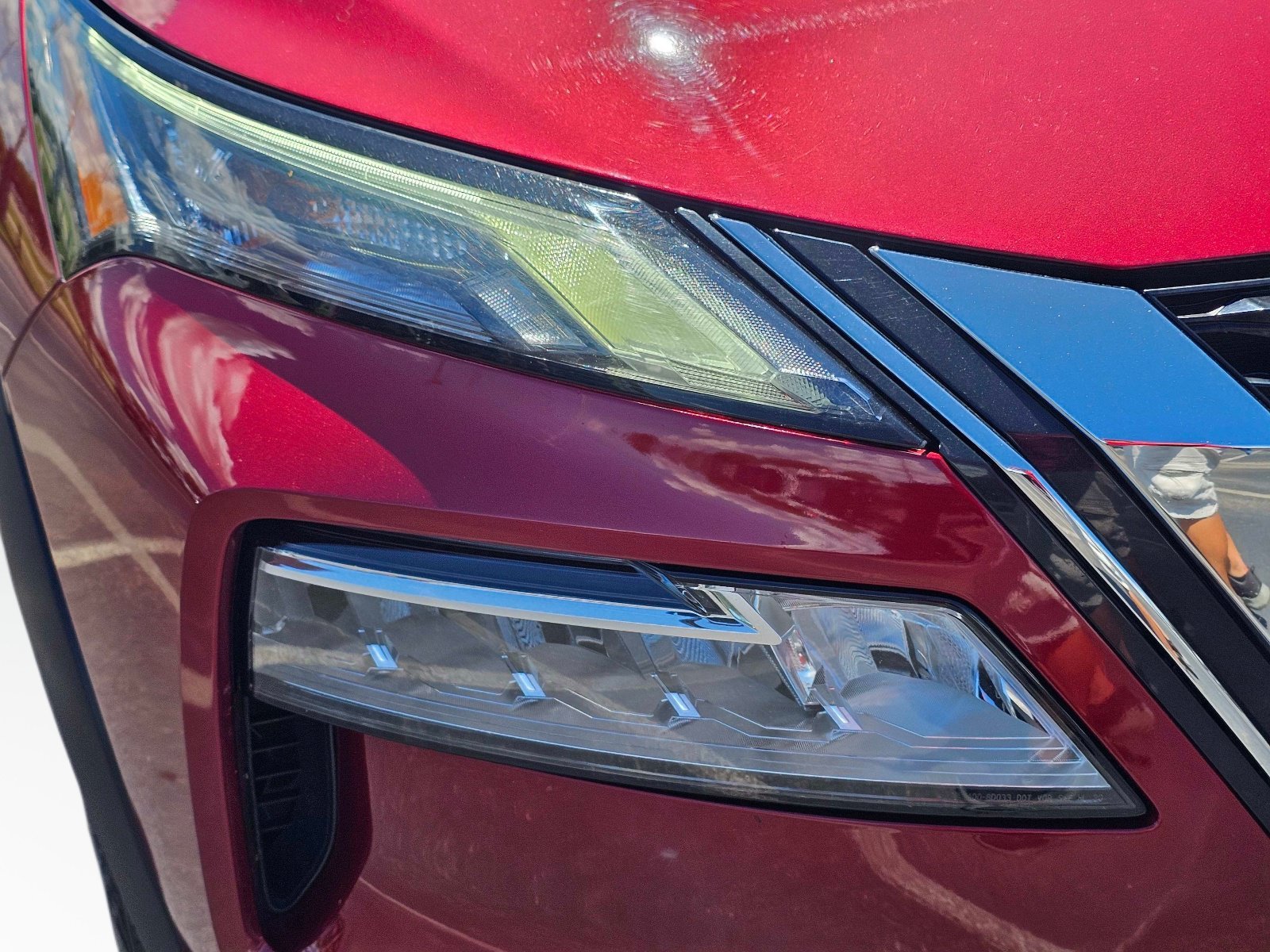 Used 2023 Scarlet Ember Tintcoat Nissan SV image 4