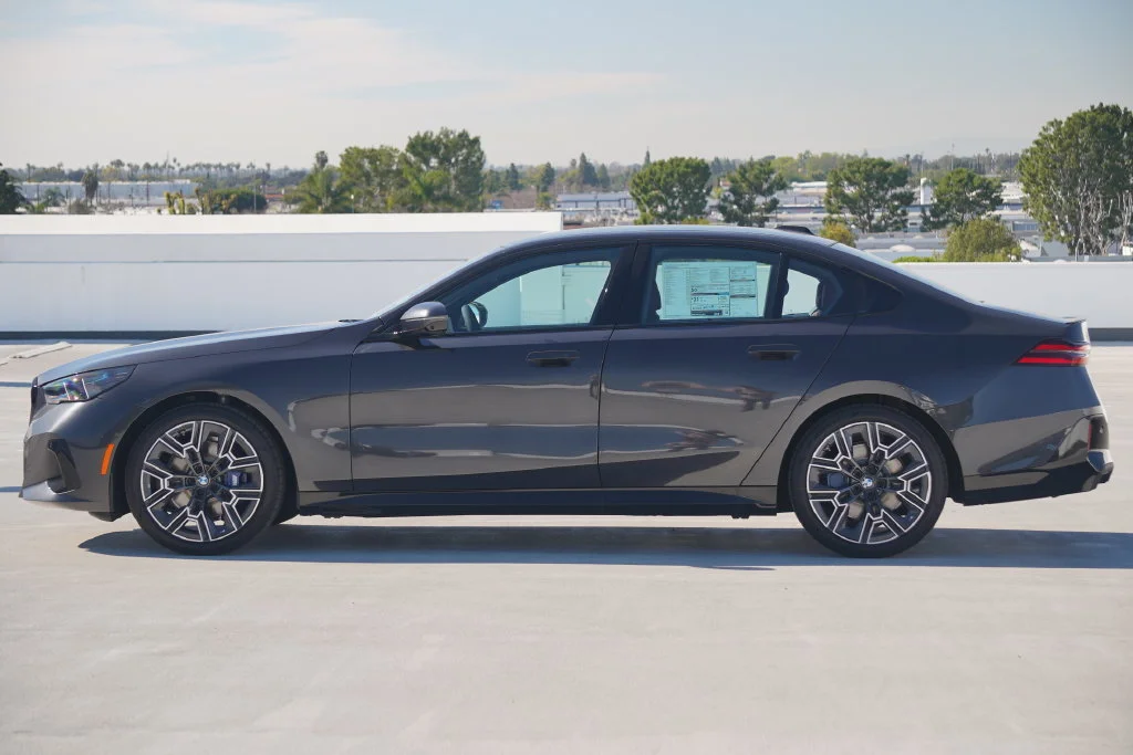Used 2026 Gray BMW 530i image 4