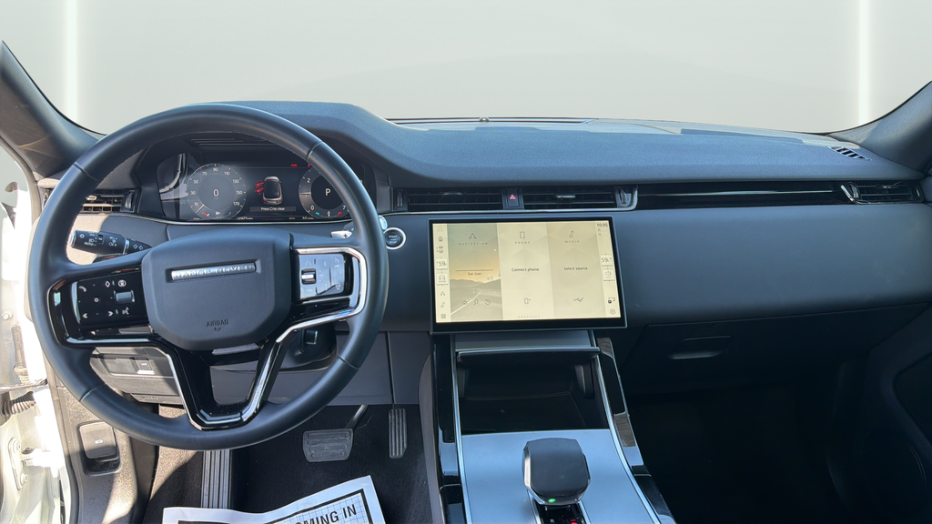 Used 2024  Land Rover S image 19