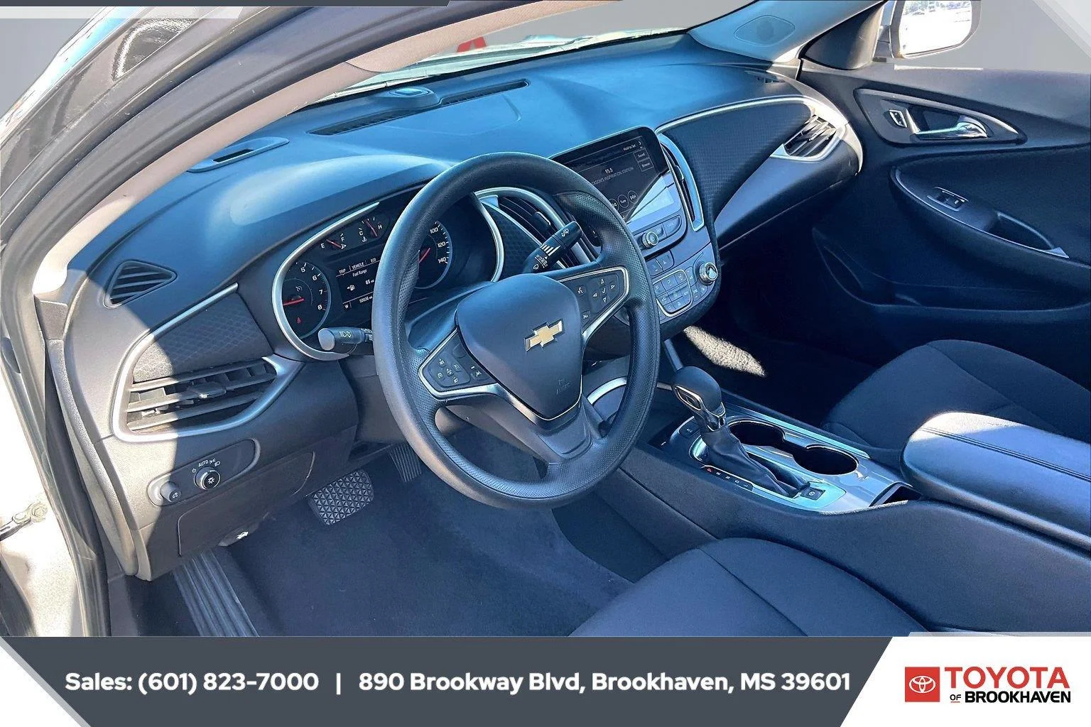 Used 2025 Sterling Gray Metallic Chevrolet LT image 12