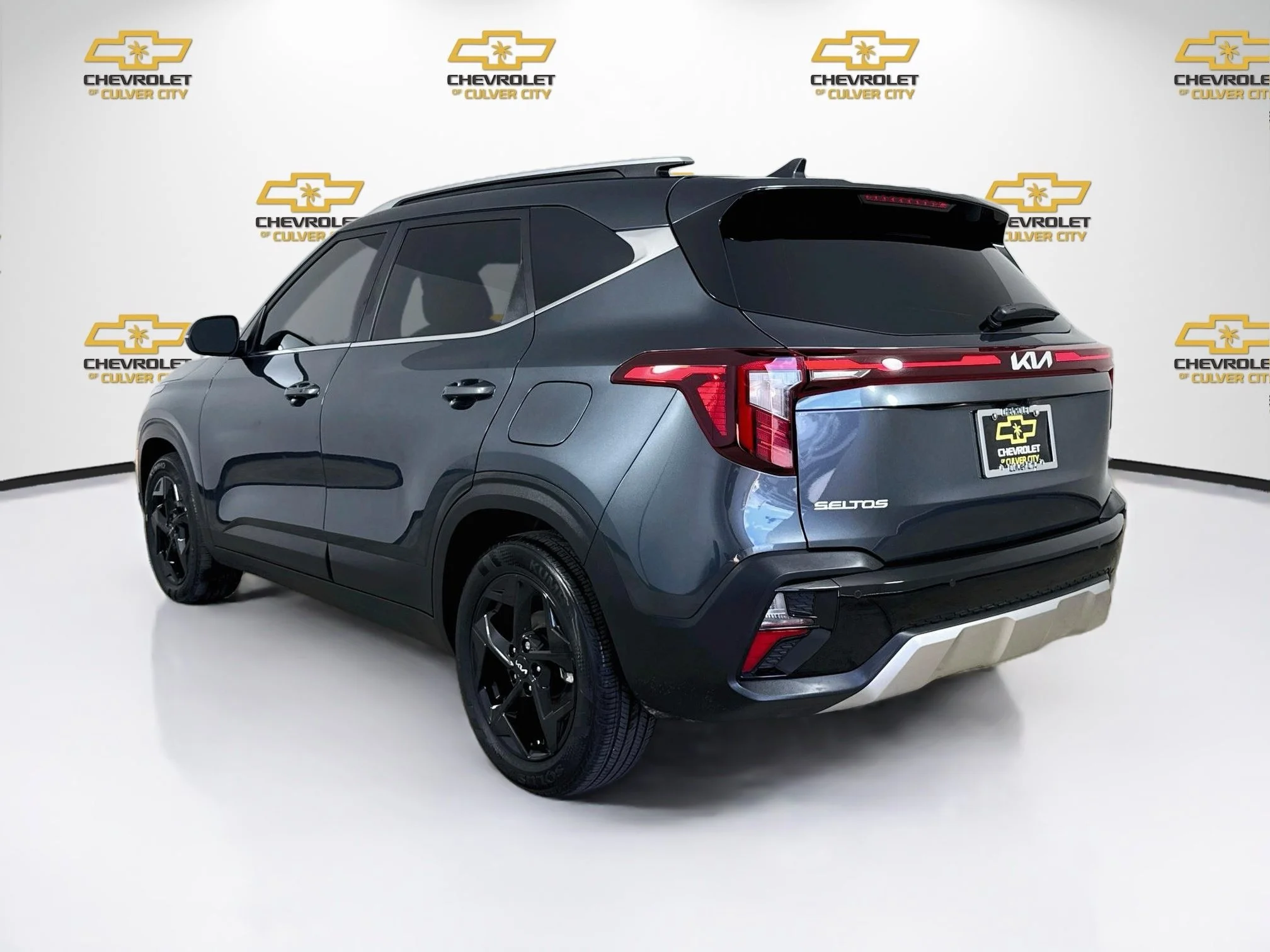 Used 2026  Kia EX image 6
