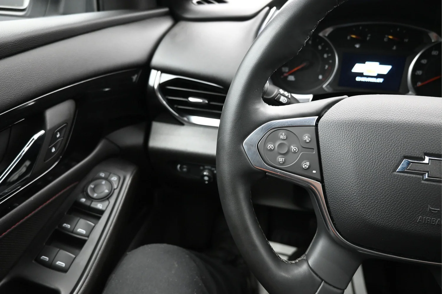 Used 2023 White Chevrolet RS image 16
