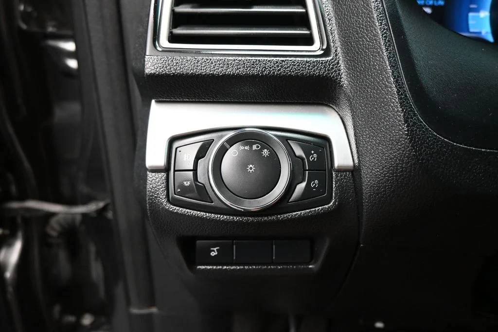 Certified Used 2017 Gray Ford XLT image 13
