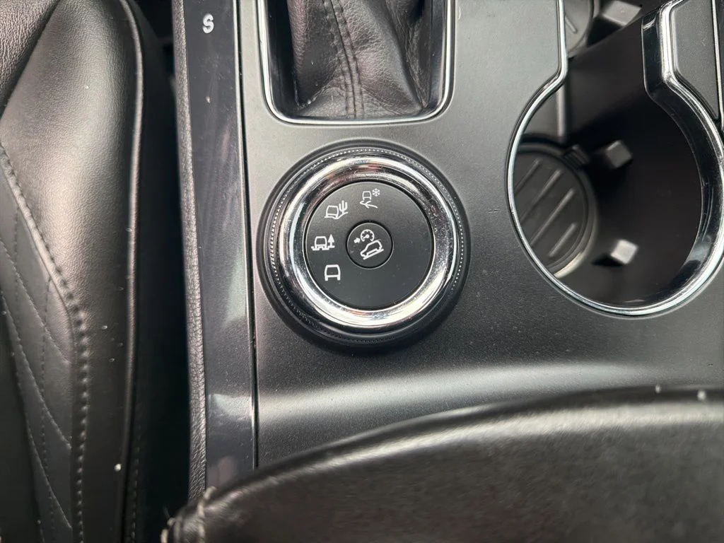 Used 2018 Burgundy Ford Platinum image 18