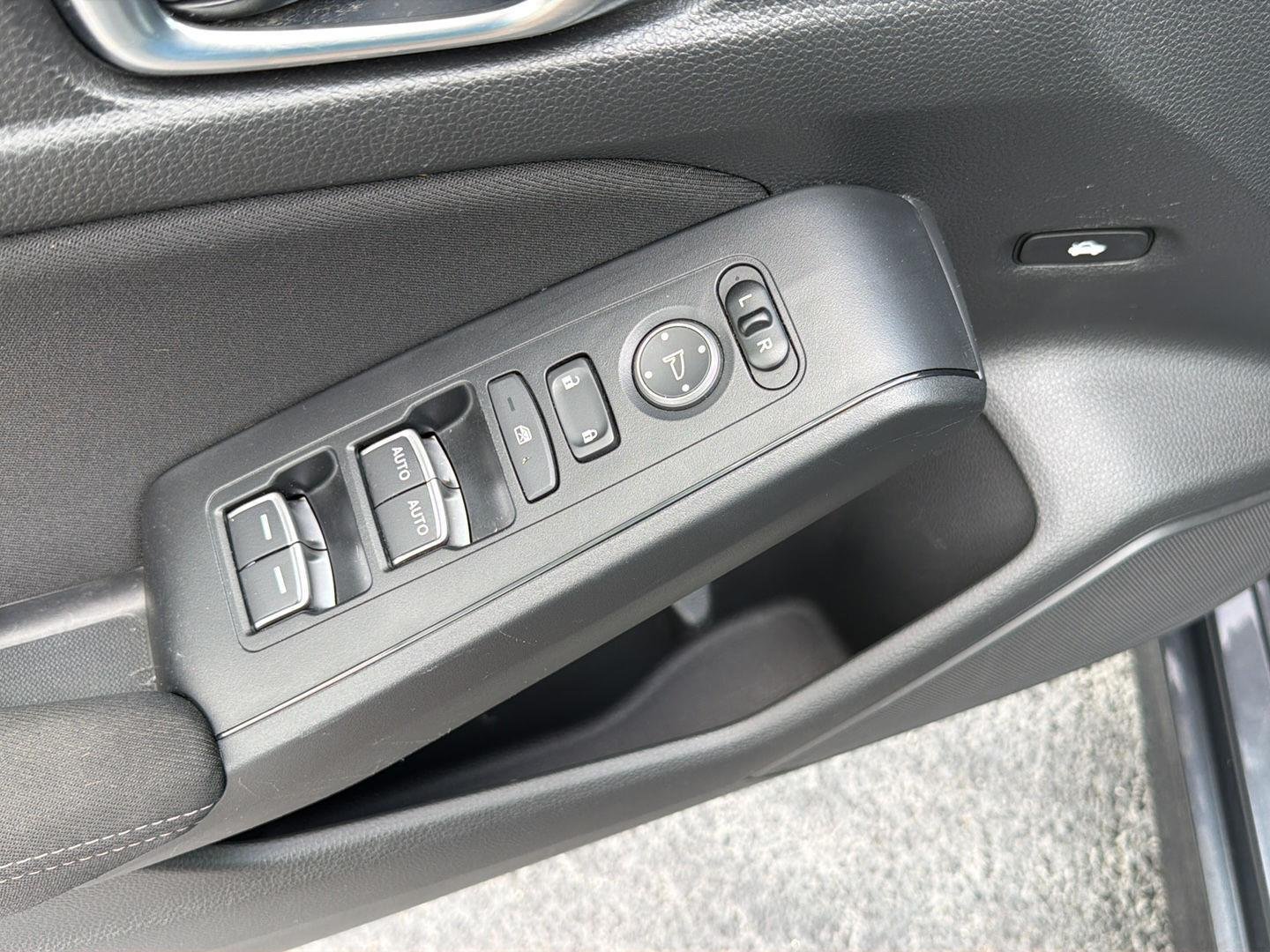 Used 2022 Meteorite Gray Metallic Honda LX image 30