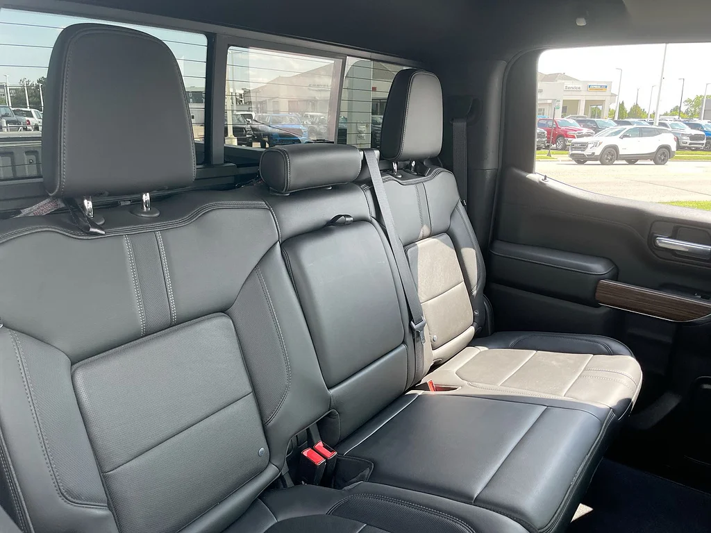 Used 2021 Black Chevrolet High Country image 28