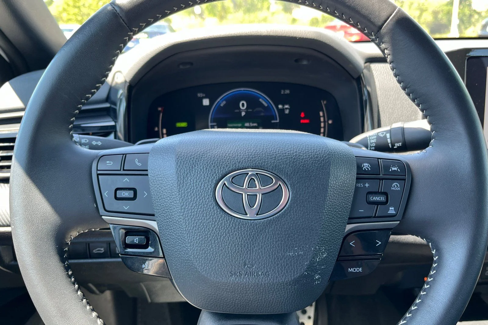 2025 Toyota Camry LE - Photo 32