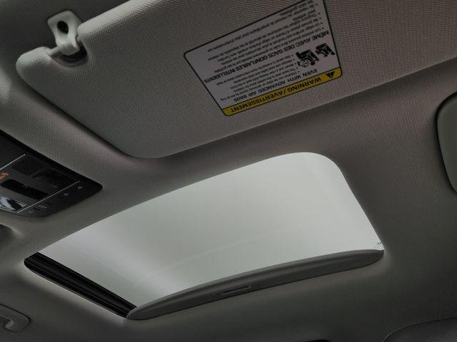 New 2026 White Hyundai SEL Premium 7P image 35
