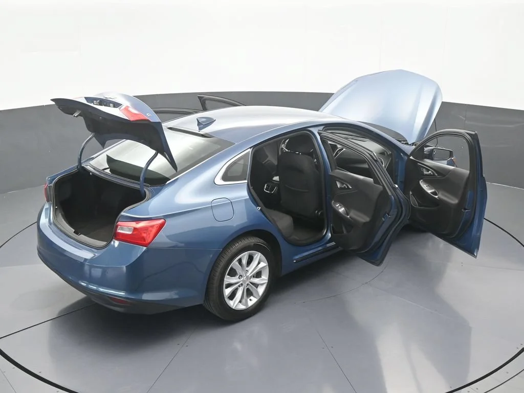 Used 2024 Lakeshore Blue Metallic Chevrolet LT image 61