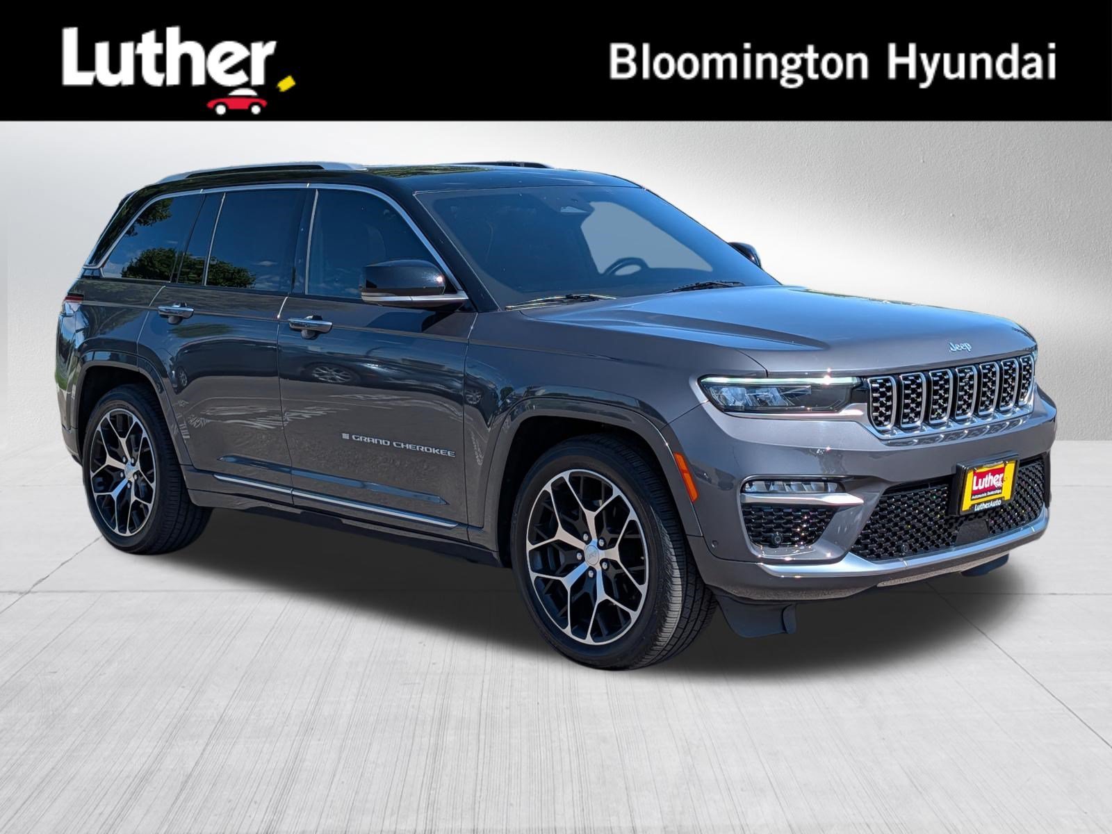 Used 2023 Baltic Gray Metallic Clearcoat Jeep Summit Reserve image 1