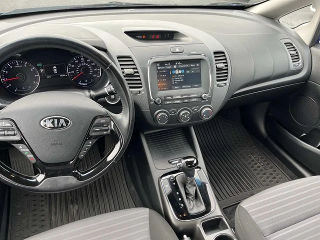 Used 2018 Blue Kia S image 13
