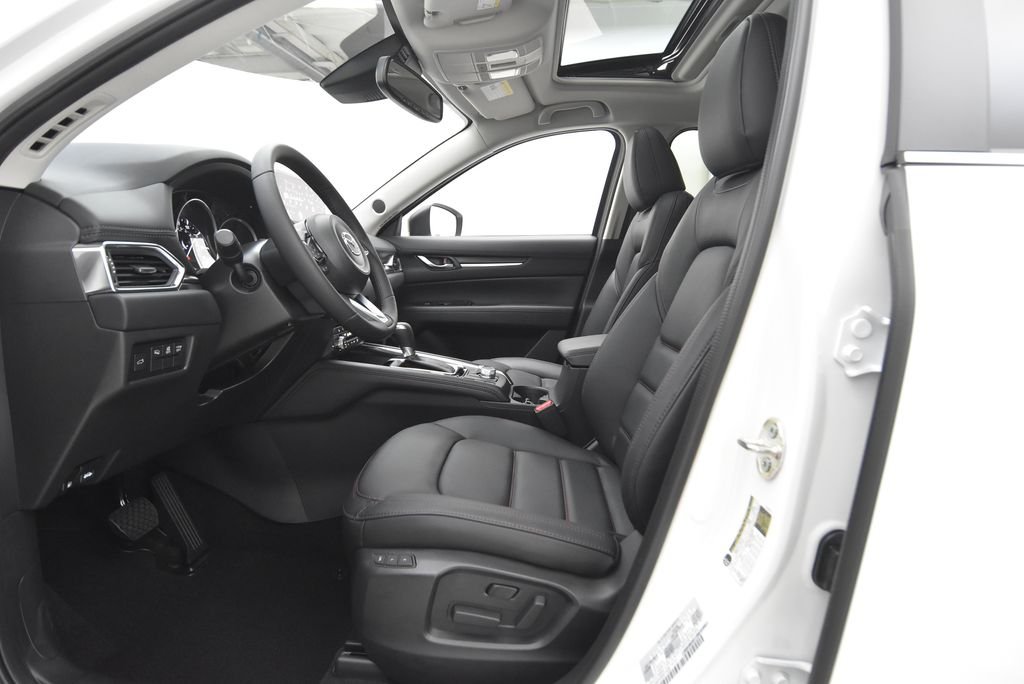 Certified Used 2025 White Metallic Mazda 2.5 S Carbon Edition image 27