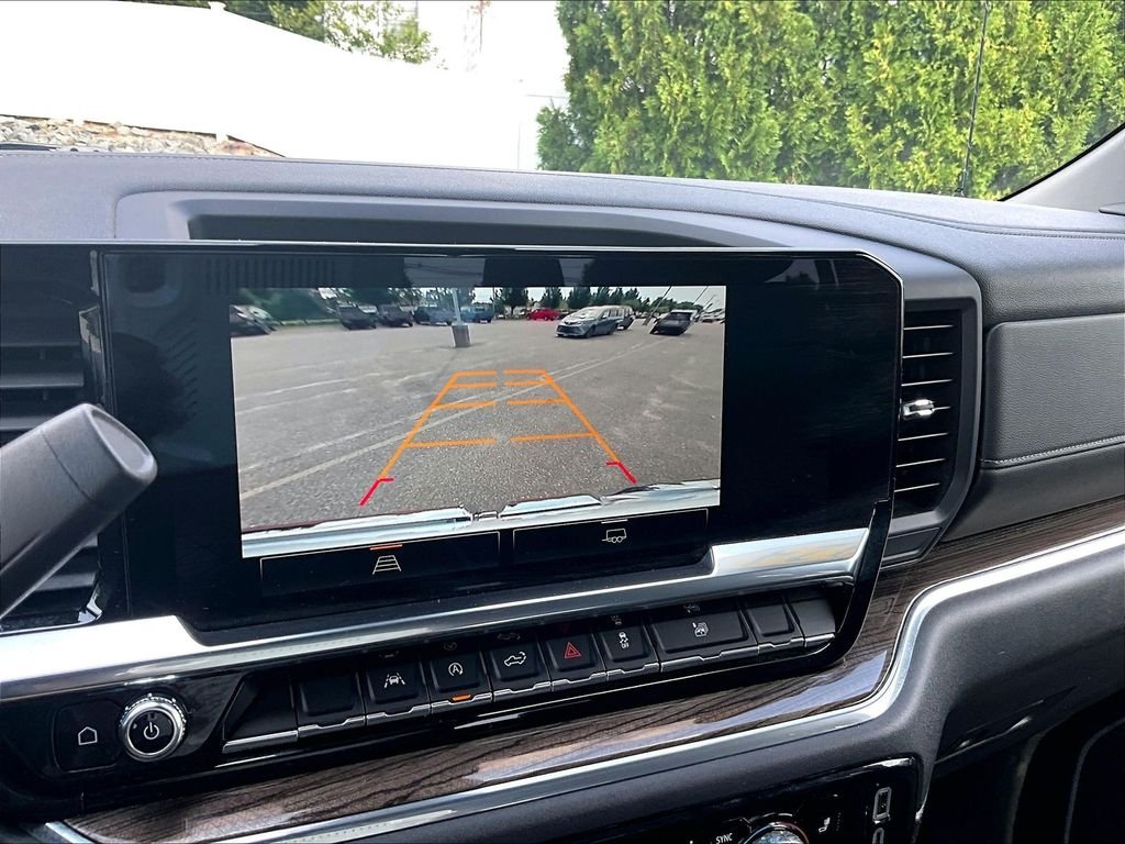 Used 2024 White GMC Elevation image 19