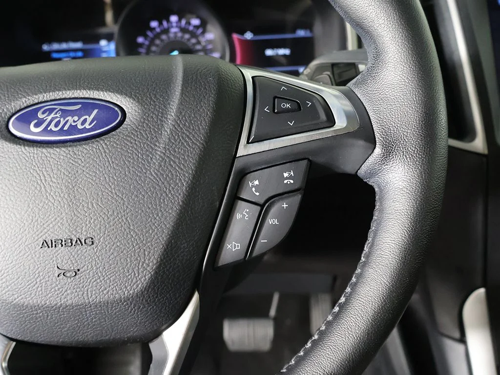 Used 2019 White Ford SEL image 38