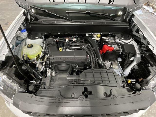 Used 2025 Oxford White Ford XLT image 21
