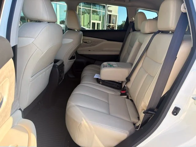 Used 2022 White Nissan SL image 10
