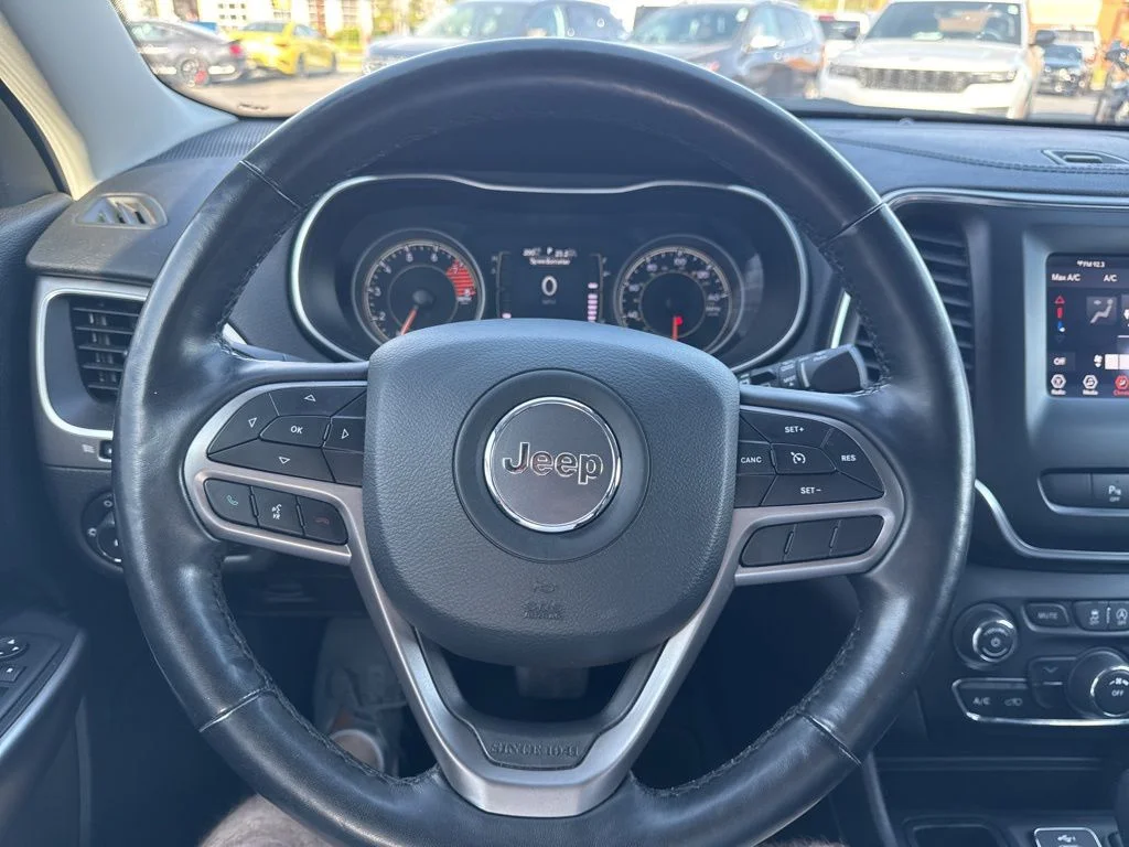 Used 2021 Green Jeep Latitude Lux image 19