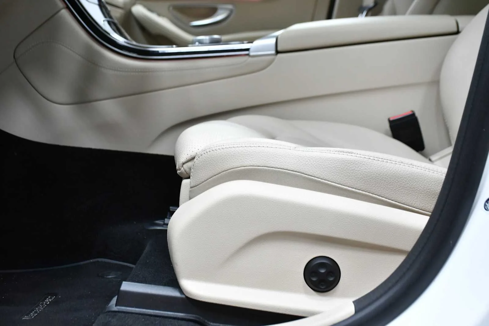 Used 2019 Polar White Mercedes-Benz GLC 300 image 14