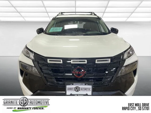 New 2026 Everest White Pearl TriCoat Nissan Rock Creek® image 9