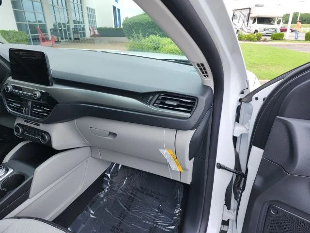 New 2026 Oxford White Ford Active® image 47