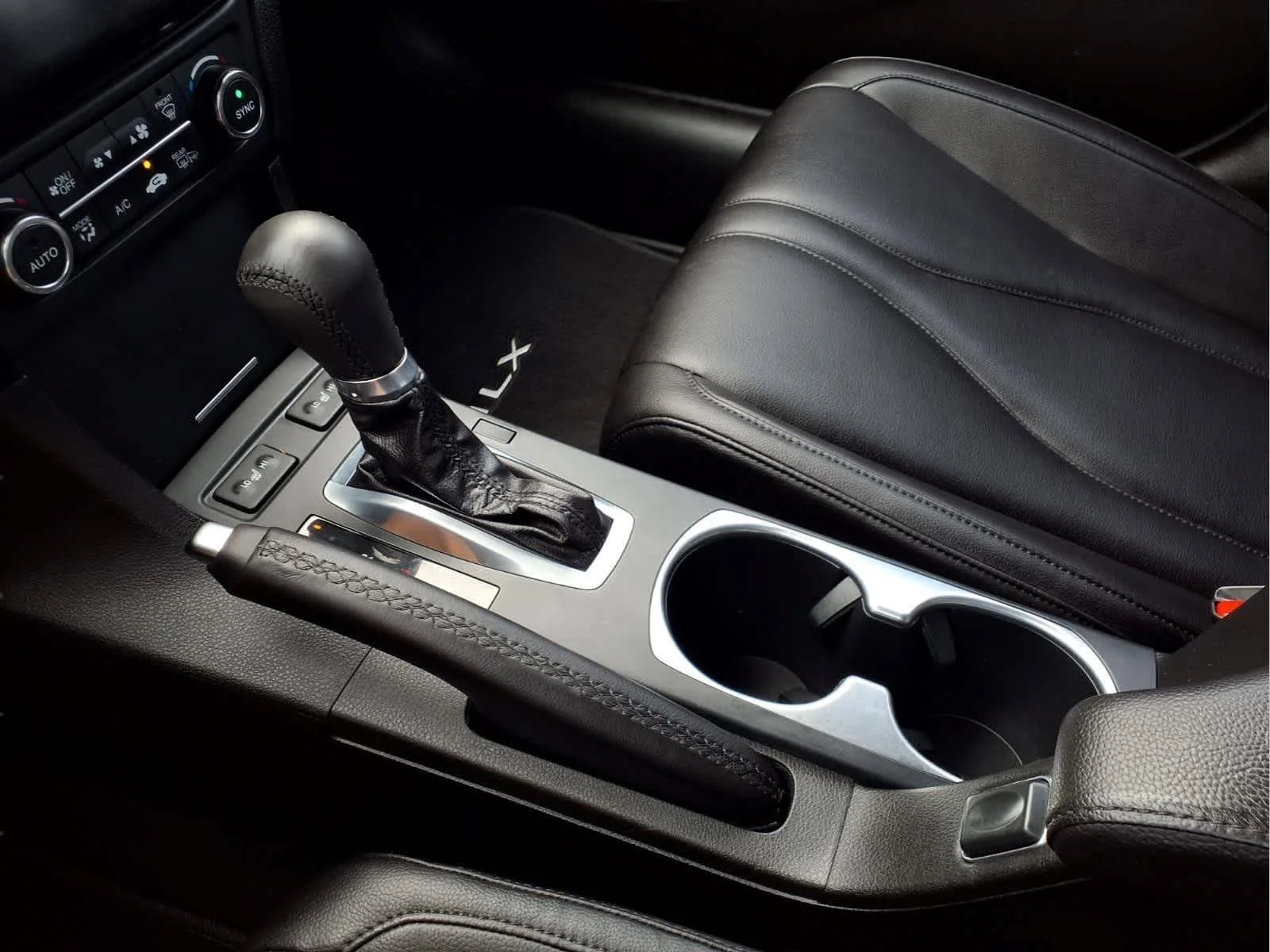 Used 2019 Modern Steel Metallic Acura  image 23
