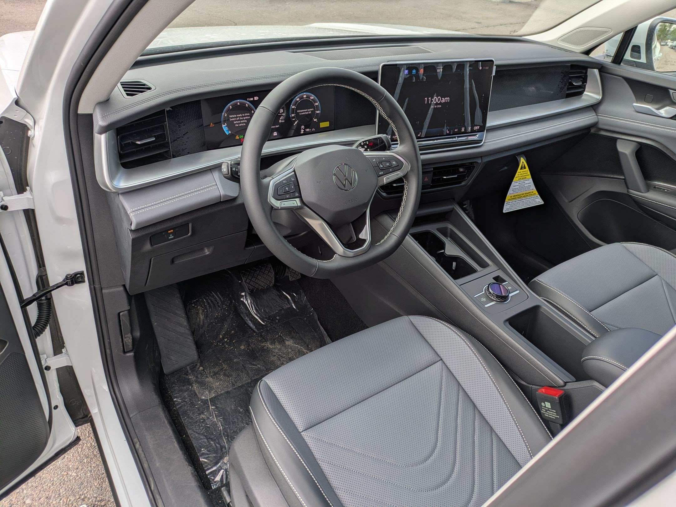 New 2026 Pure White Volkswagen SE image 10