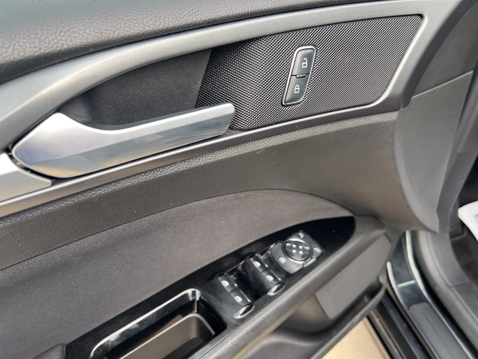 Used 2014 Black Ford SE image 16
