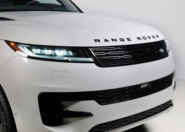 New 2026 Borasco Grey Land Rover SE image 27