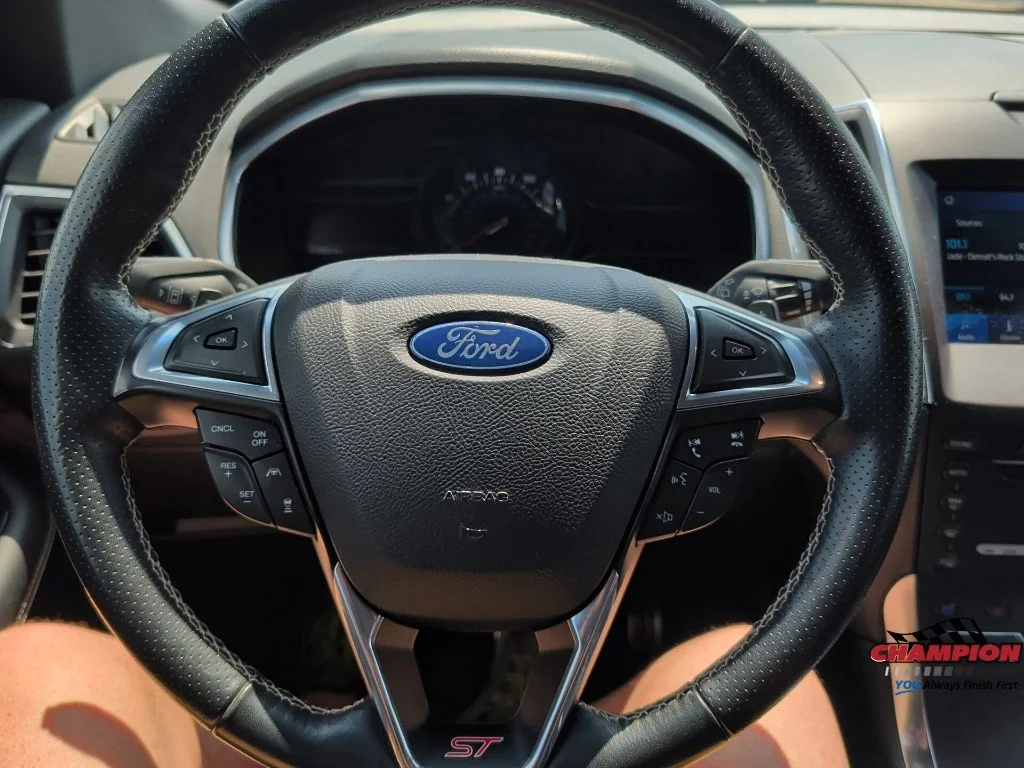 Used 2019  Ford ST image 23