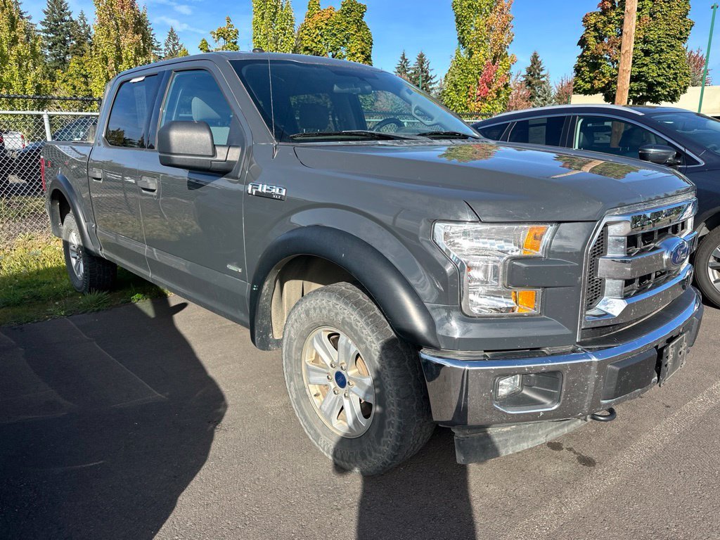 Used 2017 Gray Ford XLT image 2