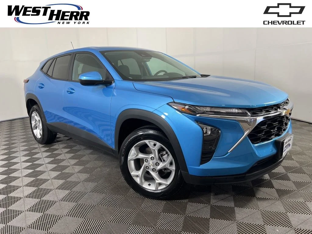 2025 Chevrolet Trax LS's photo